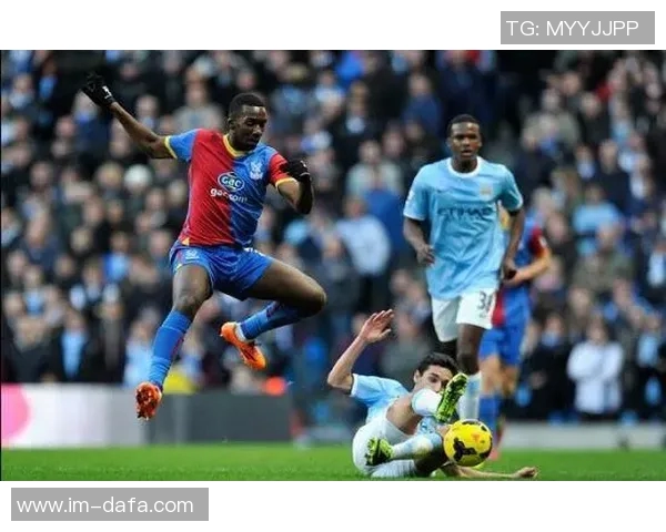 特纳全场表现出色攻防两端贡献显著15分5板2帽正负值高达29