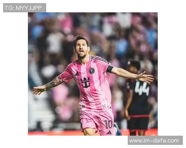 梅西禁区低射中柱阿连德远射击中横梁运气不佳令人惋惜 梅西禁区低射中柱阿连德远射击中横梁运气不佳令人惋惜