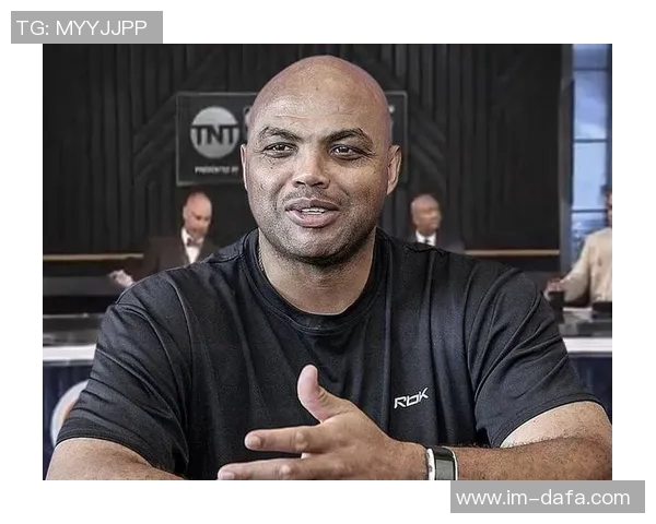 巴克利重申信心黄蜂有望冲击附加赛我全力支持这一目标 巴克利重申信心黄蜂有望冲击附加赛我全力支持这一目标