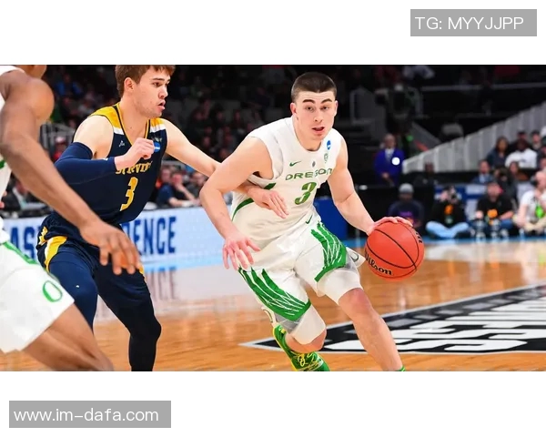 张博源分享明尼苏达大学访校定妆照展现新球衣风采引发关注